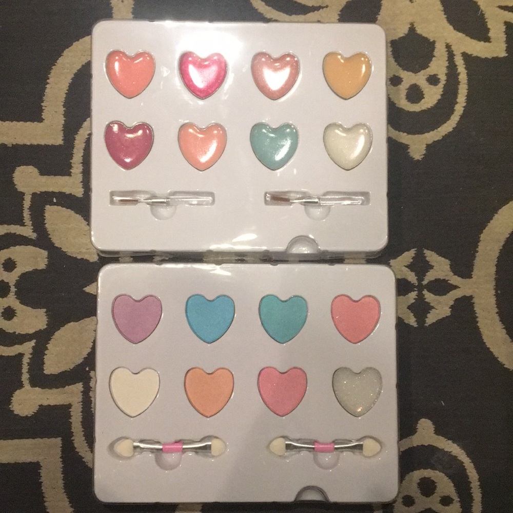 Girls lip and eyeshadow set